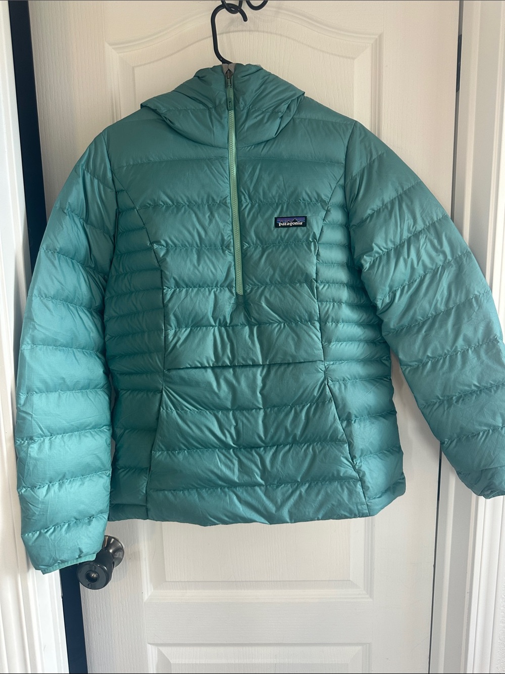 Patagonia Women’s Teal Hooded Down Sweater Pullover